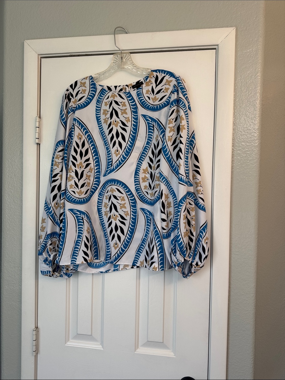 Ann Taylor Blue White and Gold Printed Long-Sleeve Blouse